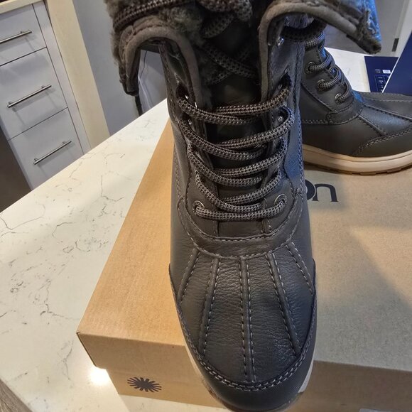 UGG ADIRONDACK III NYLON QUILTED SLATE WATERPROOF Boot US WOMEN'S SIZE 6 NEW - Picture 2 of 15